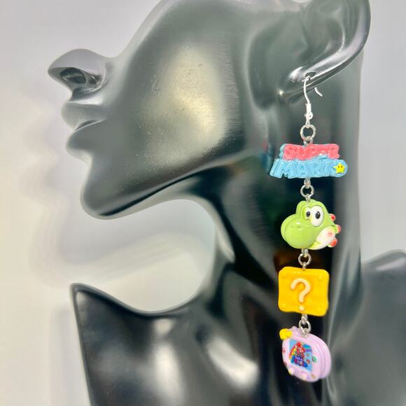 Mario Earrings - Chain Earrings - Yoshi Earrings - Gamer Accessories Gifts - Picture 7 of 8
